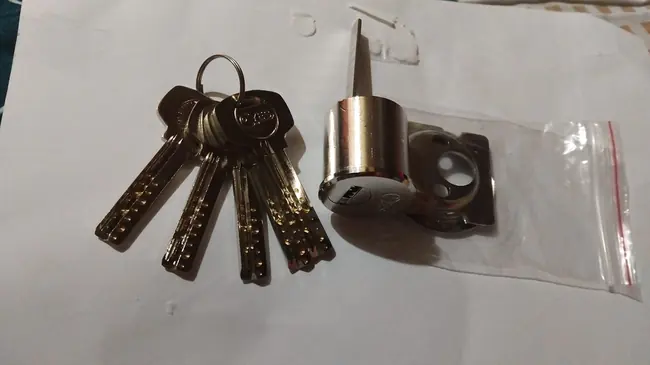 Detalle de cerradura digital instalada por Llaves El Mágico